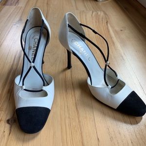 Black & White Chanel D’orsai Pump